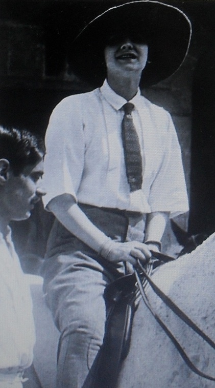 Иллюстрация к книге — Загадочная Коко Шанель [_006.jpg]