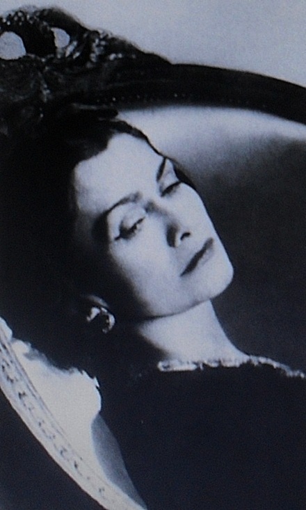 Иллюстрация к книге — Загадочная Коко Шанель [_007.jpg]