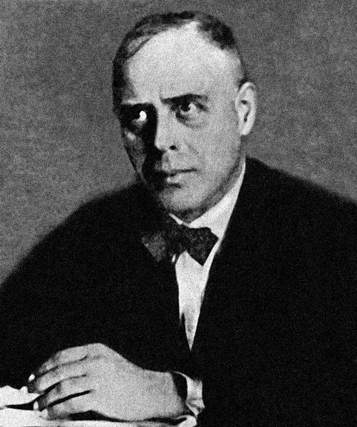 Иллюстрация к книге — Зодчий. Жизнь Николая Гумилева [i_013.jpg]