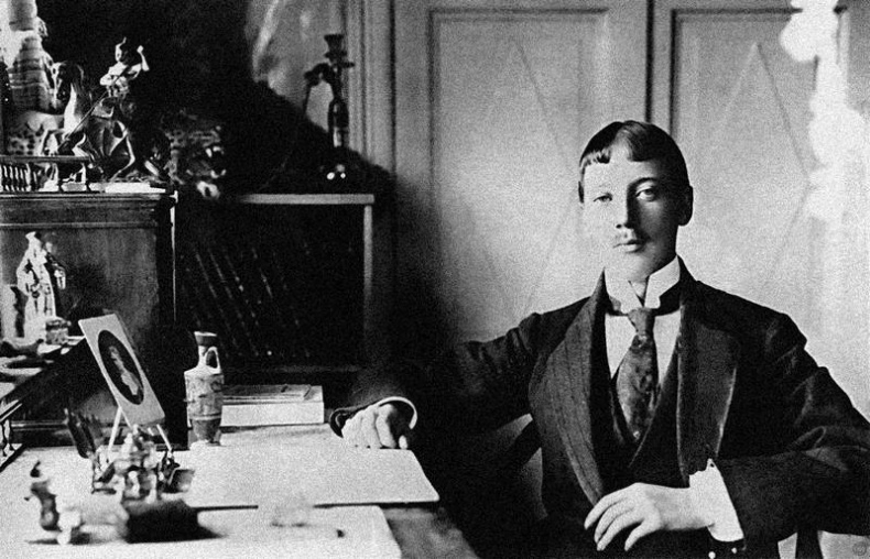 Иллюстрация к книге — Зодчий. Жизнь Николая Гумилева [i_052.jpg]