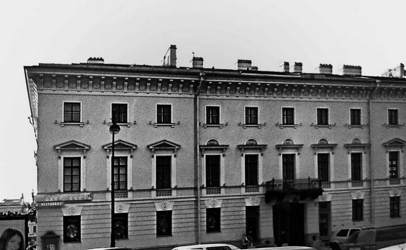 Иллюстрация к книге — Зодчий. Жизнь Николая Гумилева [i_092.jpg]