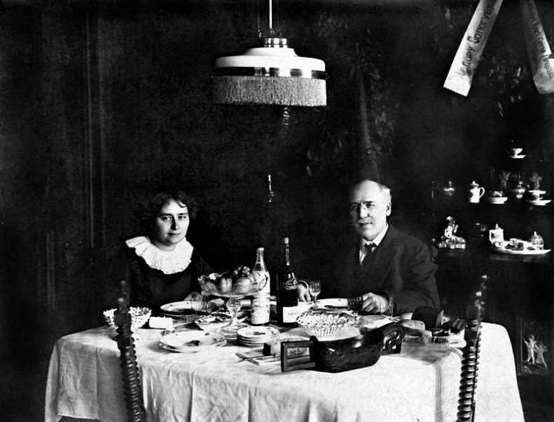 Иллюстрация к книге — Зодчий. Жизнь Николая Гумилева [i_099.jpg]