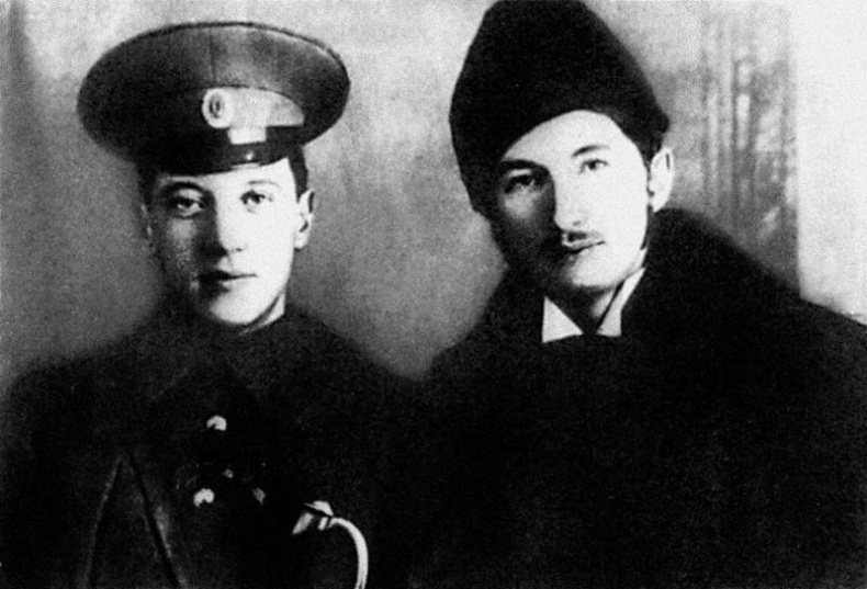 Иллюстрация к книге — Зодчий. Жизнь Николая Гумилева [i_104.jpg]