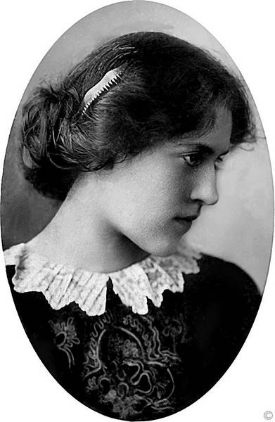 Иллюстрация к книге — Зодчий. Жизнь Николая Гумилева [i_111.jpg]