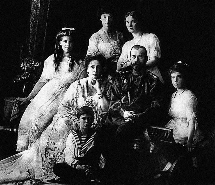 Иллюстрация к книге — Зодчий. Жизнь Николая Гумилева [i_113.jpg]