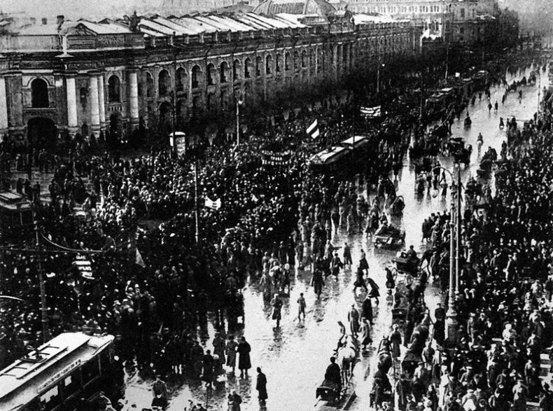 Иллюстрация к книге — Зодчий. Жизнь Николая Гумилева [i_115.jpg]