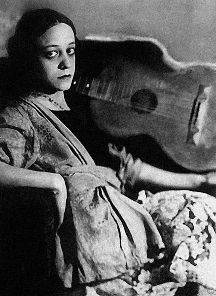 Иллюстрация к книге — Зодчий. Жизнь Николая Гумилева [i_160.jpg]