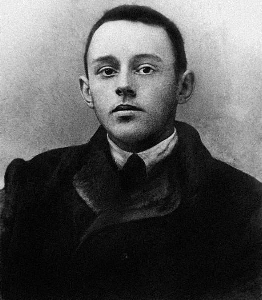 Иллюстрация к книге — Зодчий. Жизнь Николая Гумилева [i_166.jpg]