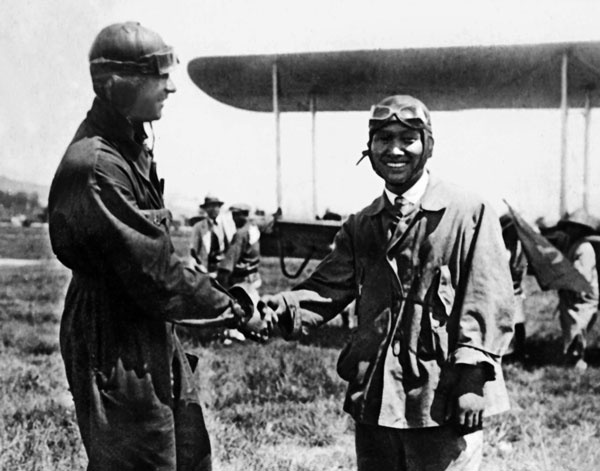 Иллюстрация к книге — Чкалов. Взлет и падение великого пилота [i_009.jpg]