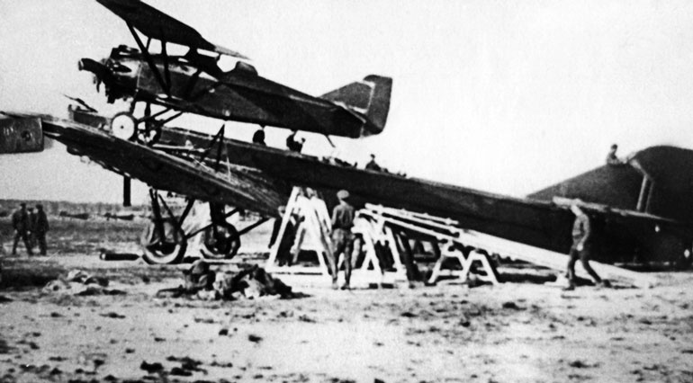 Иллюстрация к книге — Чкалов. Взлет и падение великого пилота [i_029.jpg]