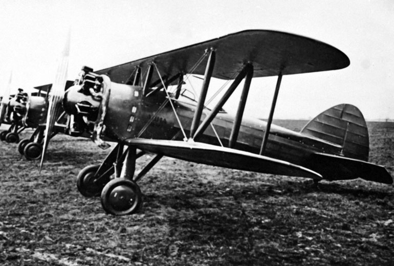 Иллюстрация к книге — Чкалов. Взлет и падение великого пилота [i_045.jpg]