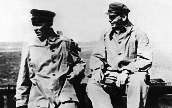 Иллюстрация к книге — Чкалов. Взлет и падение великого пилота [i_054.jpg]