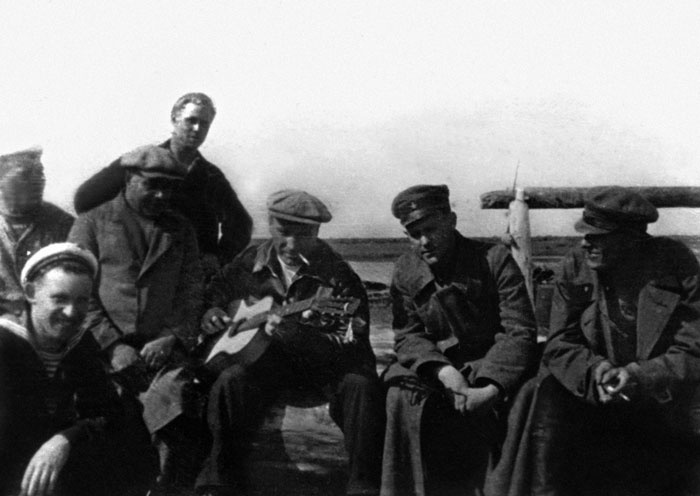 Иллюстрация к книге — Чкалов. Взлет и падение великого пилота [i_066.jpg]