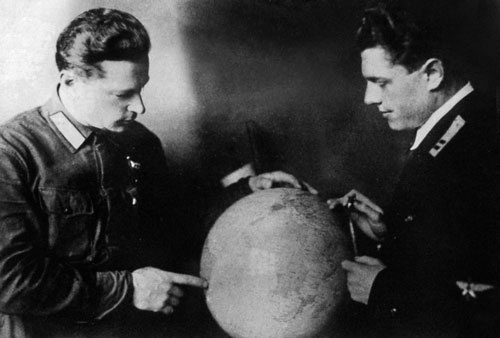 Иллюстрация к книге — Чкалов. Взлет и падение великого пилота [i_073.jpg]