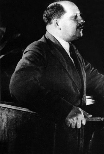 Иллюстрация к книге — Чкалов. Взлет и падение великого пилота [i_087.jpg]