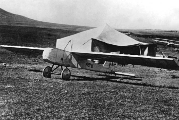 Иллюстрация к книге — Неизвестный Яковлев. &quot;Железный&quot; авиаконструктор [neizyak_1672_img_003.jpg]