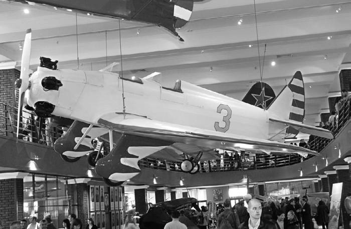 Иллюстрация к книге — Неизвестный Яковлев. &quot;Железный&quot; авиаконструктор [neizyak_1672_img_011.jpg]