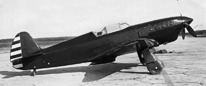 Иллюстрация к книге — Неизвестный Яковлев. &quot;Железный&quot; авиаконструктор [neizyak_1672_img_026.jpg]