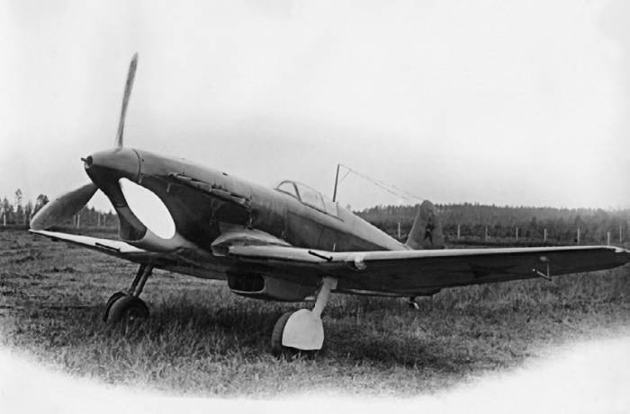 Иллюстрация к книге — Неизвестный Яковлев. &quot;Железный&quot; авиаконструктор [neizyak_1672_img_034.jpg]