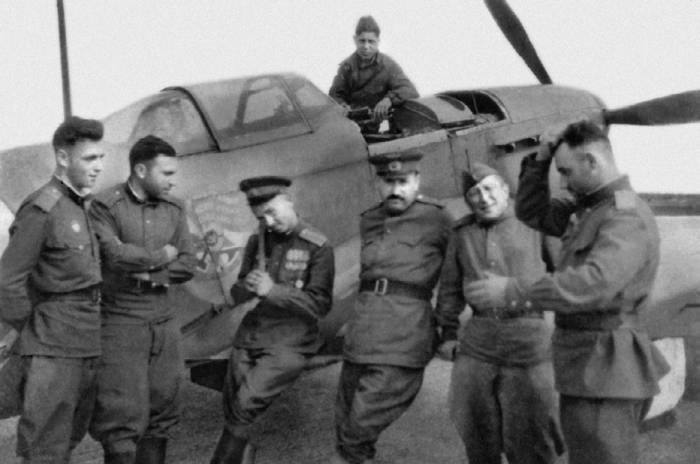 Иллюстрация к книге — Неизвестный Яковлев. &quot;Железный&quot; авиаконструктор [neizyak_1672_img_037.jpg]