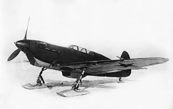 Иллюстрация к книге — Неизвестный Яковлев. "Железный" авиаконструктор [neizyak_1672_img_045.jpg]