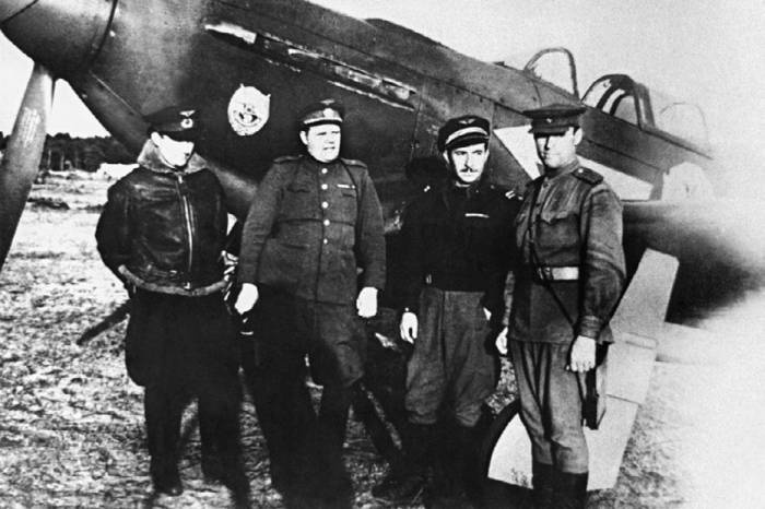 Иллюстрация к книге — Неизвестный Яковлев. "Железный" авиаконструктор [neizyak_1672_img_085.jpg]