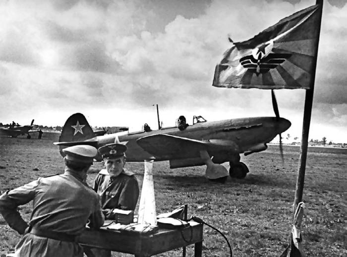 Иллюстрация к книге — Неизвестный Яковлев. &quot;Железный&quot; авиаконструктор [neizyak_1672_img_095.jpg]