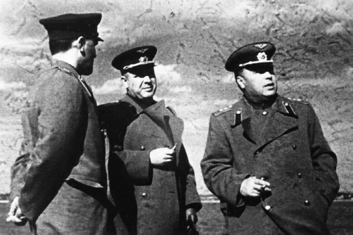 Иллюстрация к книге — Неизвестный Яковлев. "Железный" авиаконструктор [neizyak_1672_img_109.jpg]