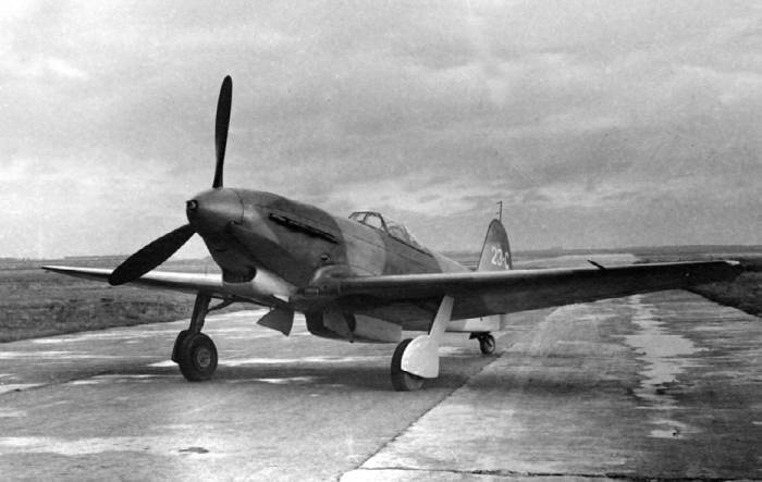 Иллюстрация к книге — Неизвестный Яковлев. "Железный" авиаконструктор [neizyak_1672_img_110.jpg]