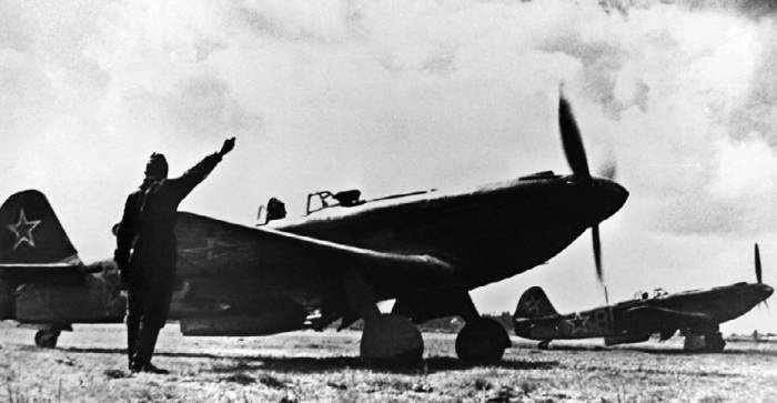 Иллюстрация к книге — Неизвестный Яковлев. "Железный" авиаконструктор [neizyak_1672_img_114.jpg]