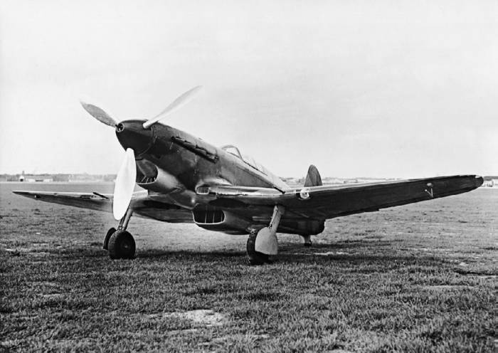 Иллюстрация к книге — Неизвестный Яковлев. "Железный" авиаконструктор [neizyak_1672_img_121.jpg]