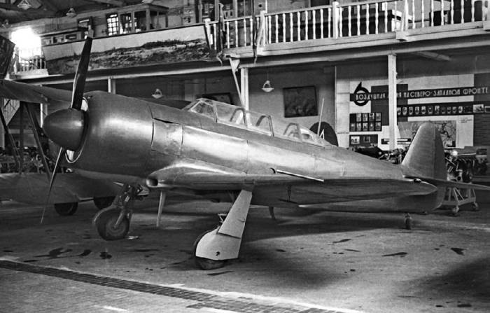 Иллюстрация к книге — Неизвестный Яковлев. "Железный" авиаконструктор [neizyak_1672_img_130.jpg]