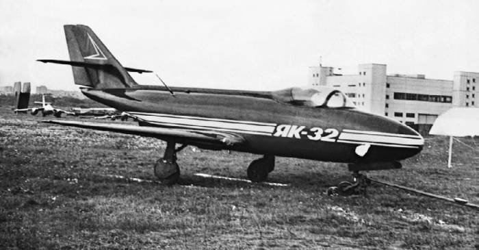 Иллюстрация к книге — Неизвестный Яковлев. "Железный" авиаконструктор [neizyak_1672_img_154.jpg]