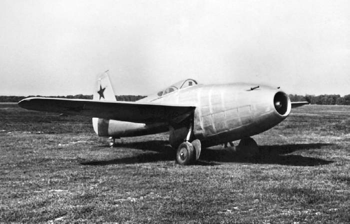 Иллюстрация к книге — Неизвестный Яковлев. "Железный" авиаконструктор [neizyak_1672_img_185.jpg]