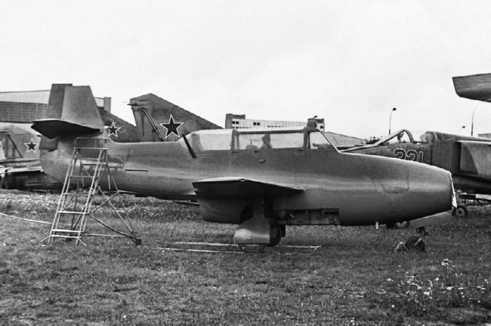 Иллюстрация к книге — Неизвестный Яковлев. &quot;Железный&quot; авиаконструктор [neizyak_1672_img_203.jpg]