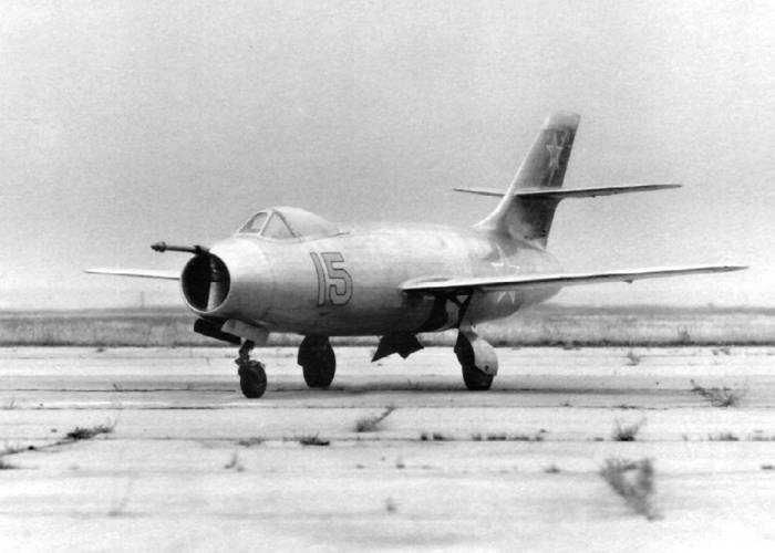 Иллюстрация к книге — Неизвестный Яковлев. &quot;Железный&quot; авиаконструктор [neizyak_1672_img_207.jpg]