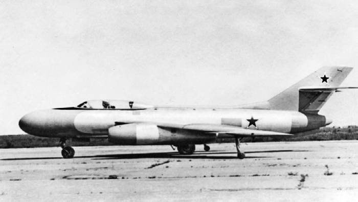 Иллюстрация к книге — Неизвестный Яковлев. &quot;Железный&quot; авиаконструктор [neizyak_1672_img_215.jpg]