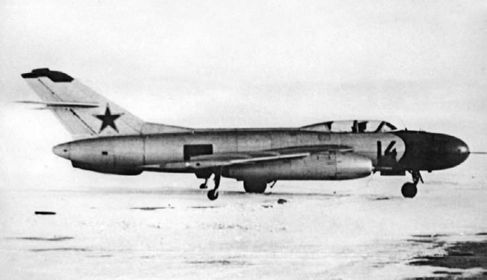 Иллюстрация к книге — Неизвестный Яковлев. "Железный" авиаконструктор [neizyak_1672_img_217.jpg]