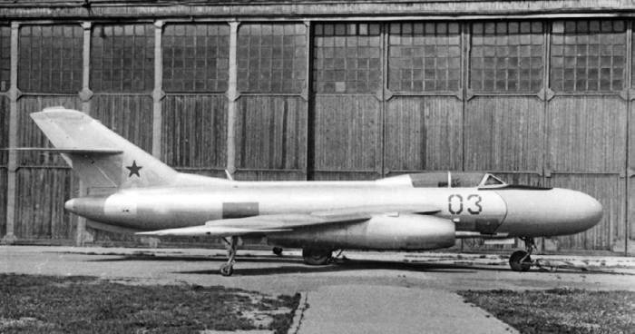 Иллюстрация к книге — Неизвестный Яковлев. "Железный" авиаконструктор [neizyak_1672_img_218.jpg]