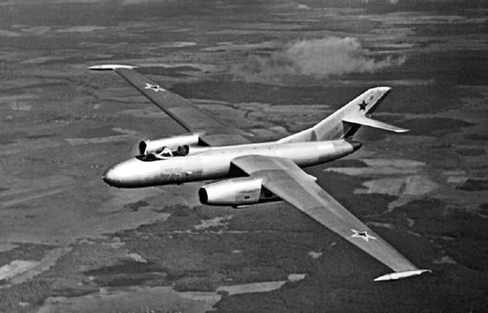 Иллюстрация к книге — Неизвестный Яковлев. "Железный" авиаконструктор [neizyak_1672_img_222.jpg]