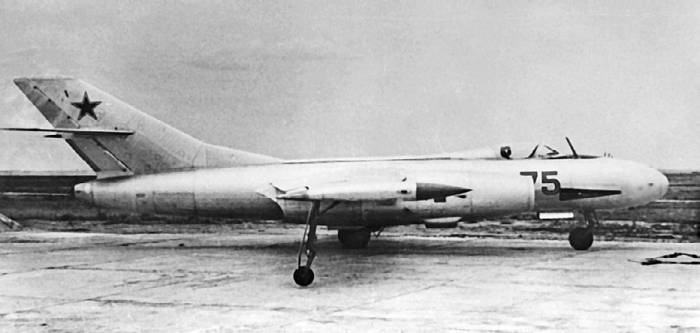 Иллюстрация к книге — Неизвестный Яковлев. "Железный" авиаконструктор [neizyak_1672_img_223.jpg]