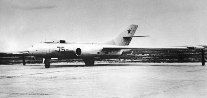 Иллюстрация к книге — Неизвестный Яковлев. "Железный" авиаконструктор [neizyak_1672_img_224.jpg]