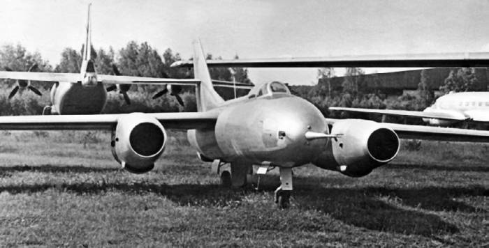 Иллюстрация к книге — Неизвестный Яковлев. &quot;Железный&quot; авиаконструктор [neizyak_1672_img_225.jpg]