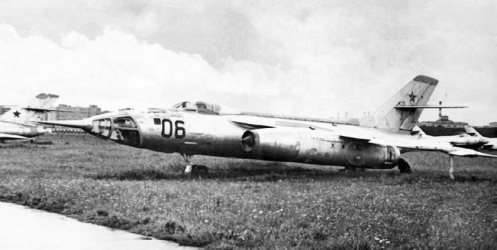 Иллюстрация к книге — Неизвестный Яковлев. "Железный" авиаконструктор [neizyak_1672_img_241.jpg]