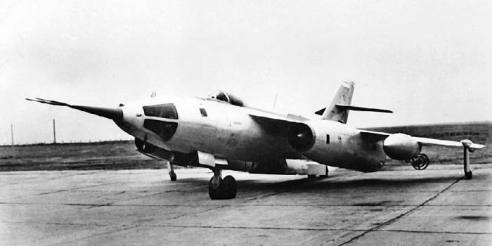 Иллюстрация к книге — Неизвестный Яковлев. "Железный" авиаконструктор [neizyak_1672_img_245.jpg]