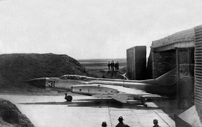 Иллюстрация к книге — Неизвестный Яковлев. "Железный" авиаконструктор [neizyak_1672_img_251.jpg]