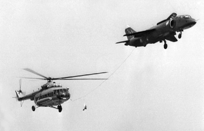 Иллюстрация к книге — Неизвестный Яковлев. "Железный" авиаконструктор [neizyak_1672_img_270.jpg]