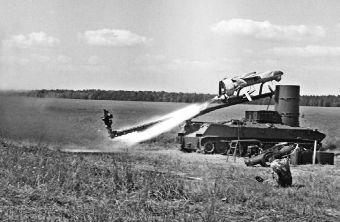 Иллюстрация к книге — Неизвестный Яковлев. "Железный" авиаконструктор [neizyak_1672_img_295.jpg]