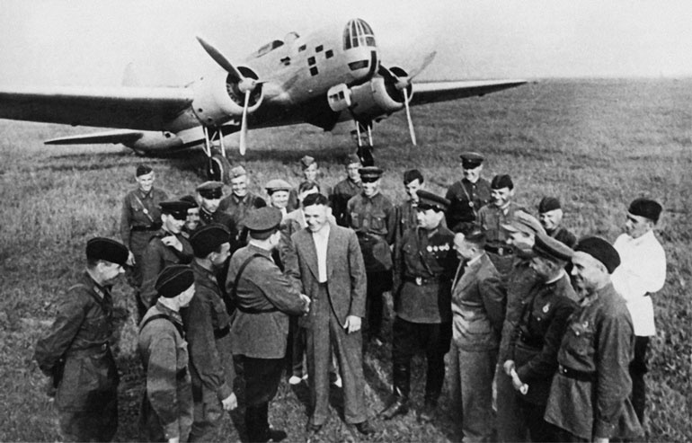 Иллюстрация к книге — Неизвестный Ильюшин. Триумфы отечественного авиапрома [i_022.jpg]