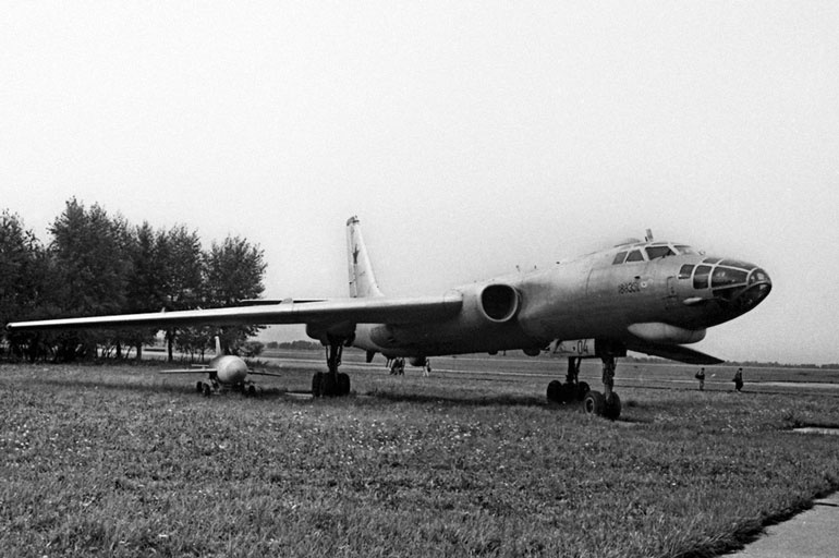 Иллюстрация к книге — Неизвестный Ильюшин. Триумфы отечественного авиапрома [i_082.jpg]